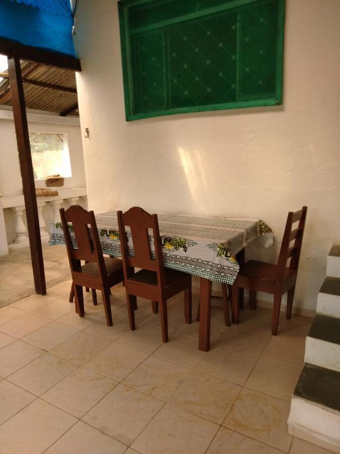 Chale No Jardim Ar Condicionado Pereque Acu Villa อูบาตูบา ภายนอก รูปภาพ